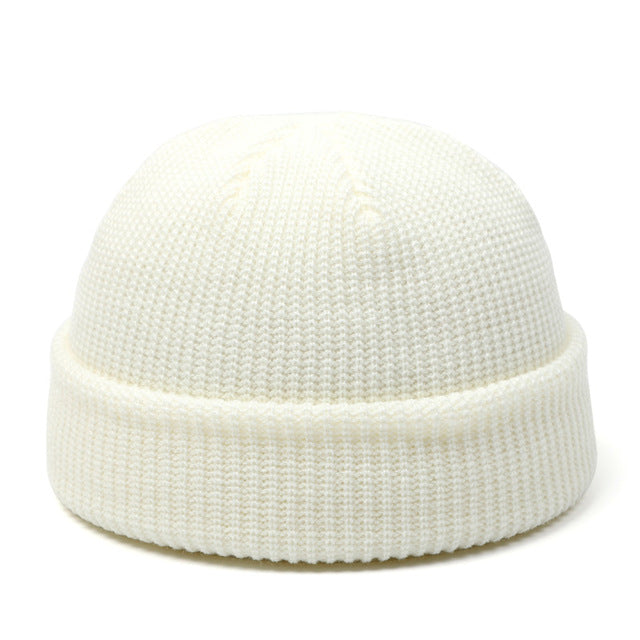 Hat winter knitted beanie hat with retro style. Warm and soft skullcap hat for men and women, perfect for cold weather, casual wear, and outdoor activities.