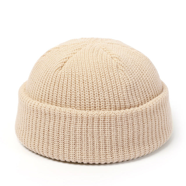 Hat winter knitted beanie hat with retro style. Warm and soft skullcap hat for men and women, perfect for cold weather, casual wear, and outdoor activities.