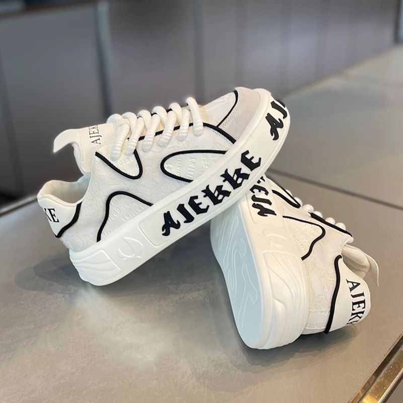 Fashionable Casual Dad Sneakers With A Breathable